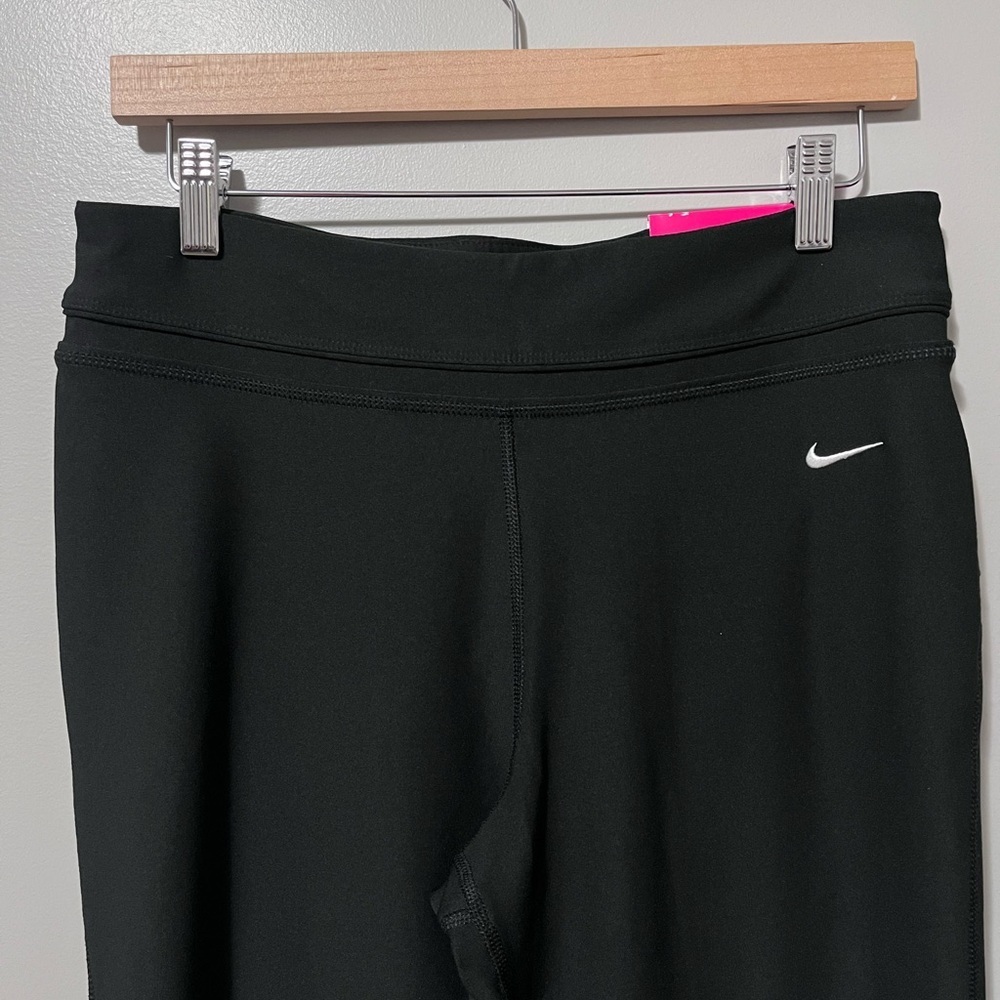 Nike Be Strong Fit Dry Regular Fit Flared Leg Mid Rise Black Leggings - Picture 4 of 11